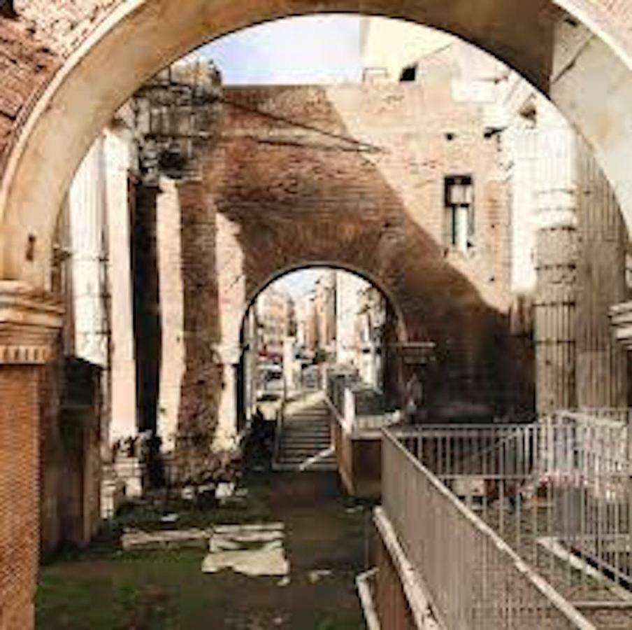 Panoramic Castle Apt Trastevere روما المظهر الخارجي الصورة